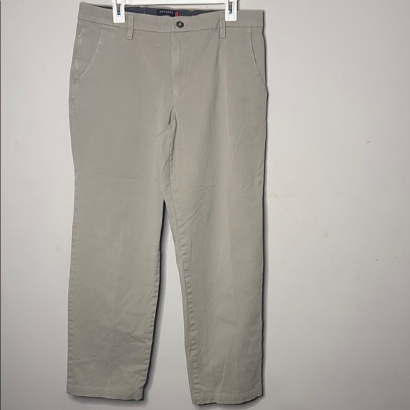 Dockers Men's Tan Chino Pants - Picture 1 of 11